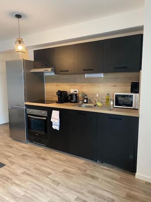 Ferienwohnung T3 Moderne - Proche Tram - Parking Prive Angers Exterior foto